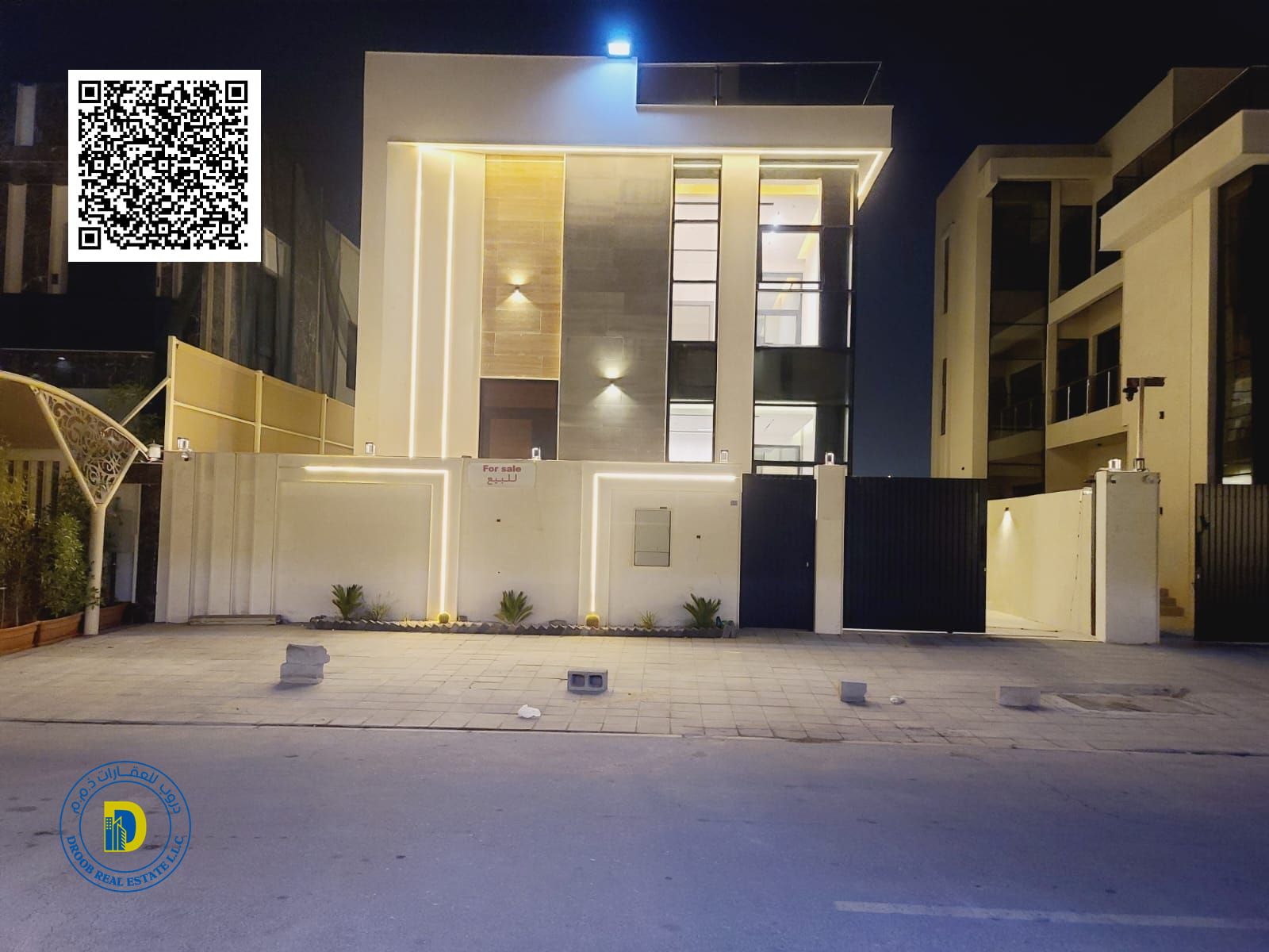In Al Yasmin, a unique opportunity: a luxurious villa with 6 bedrooms, a rooftop terrace, and a swimming pool, including registration fees.