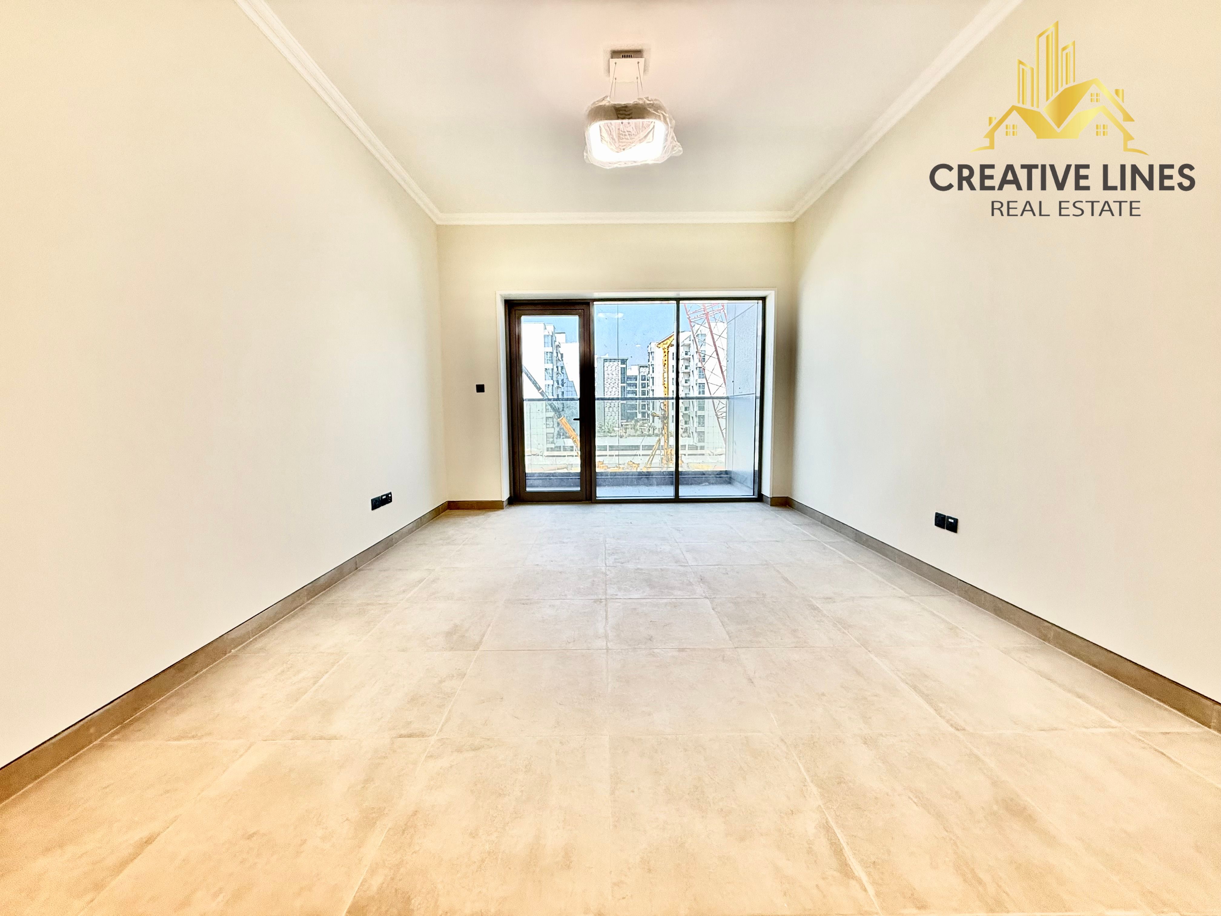 Brand new // Study space // Lundry room // Huge size //