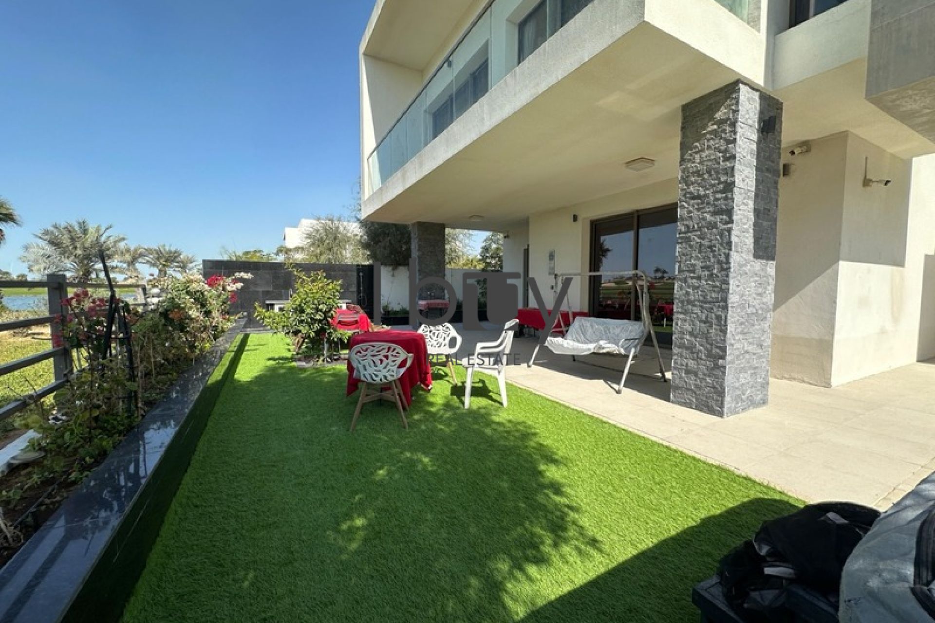 Golf Course View | Corner Unit | Single Row |