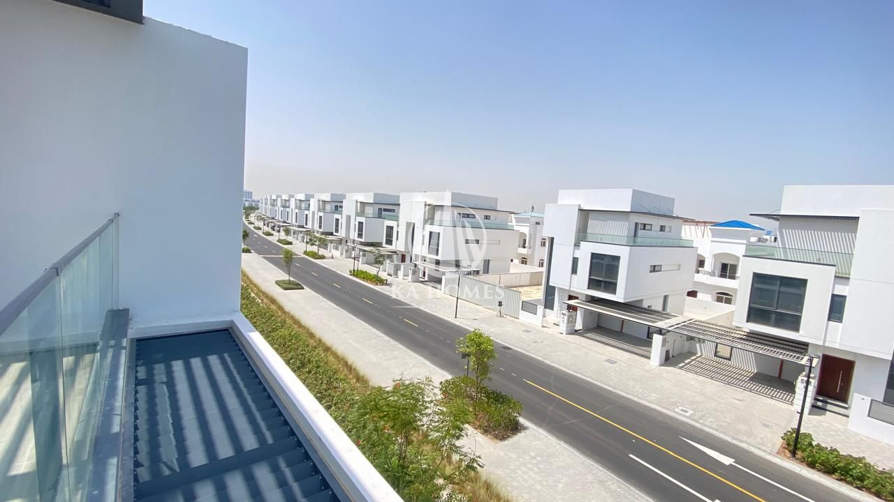 Panoramic Arabian Gulf Views with 4% Discount | Ready Villas – 4 Years Post-Handover Plan | 4 Years Free Service Charges