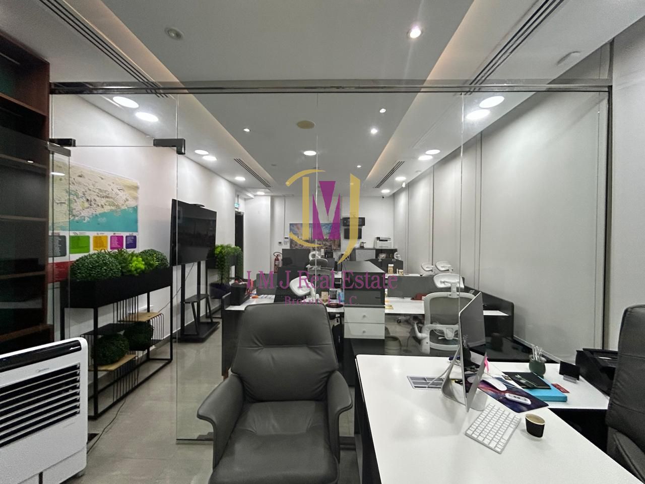 Unfurnished Office | High Floor | 1 Parking
