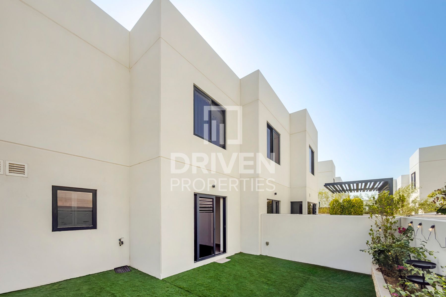 Vacant Landscaped 2BR Townhouse | Four Cheques
