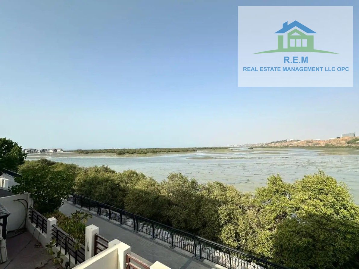 3 Bedroom + Maids room villa / Best price in the markert / Lagoon view