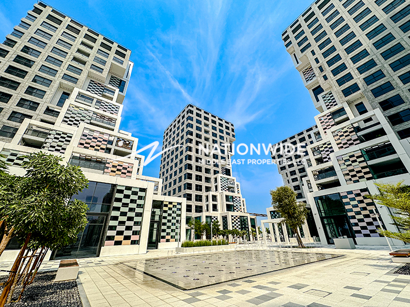 Amazing 2BR+M|Sea Views|Stylish Layout|Prime Area