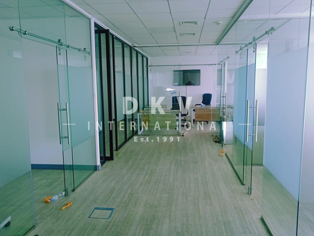 PRIME OFFICE | GLASS PARTITION| CITY VIEW