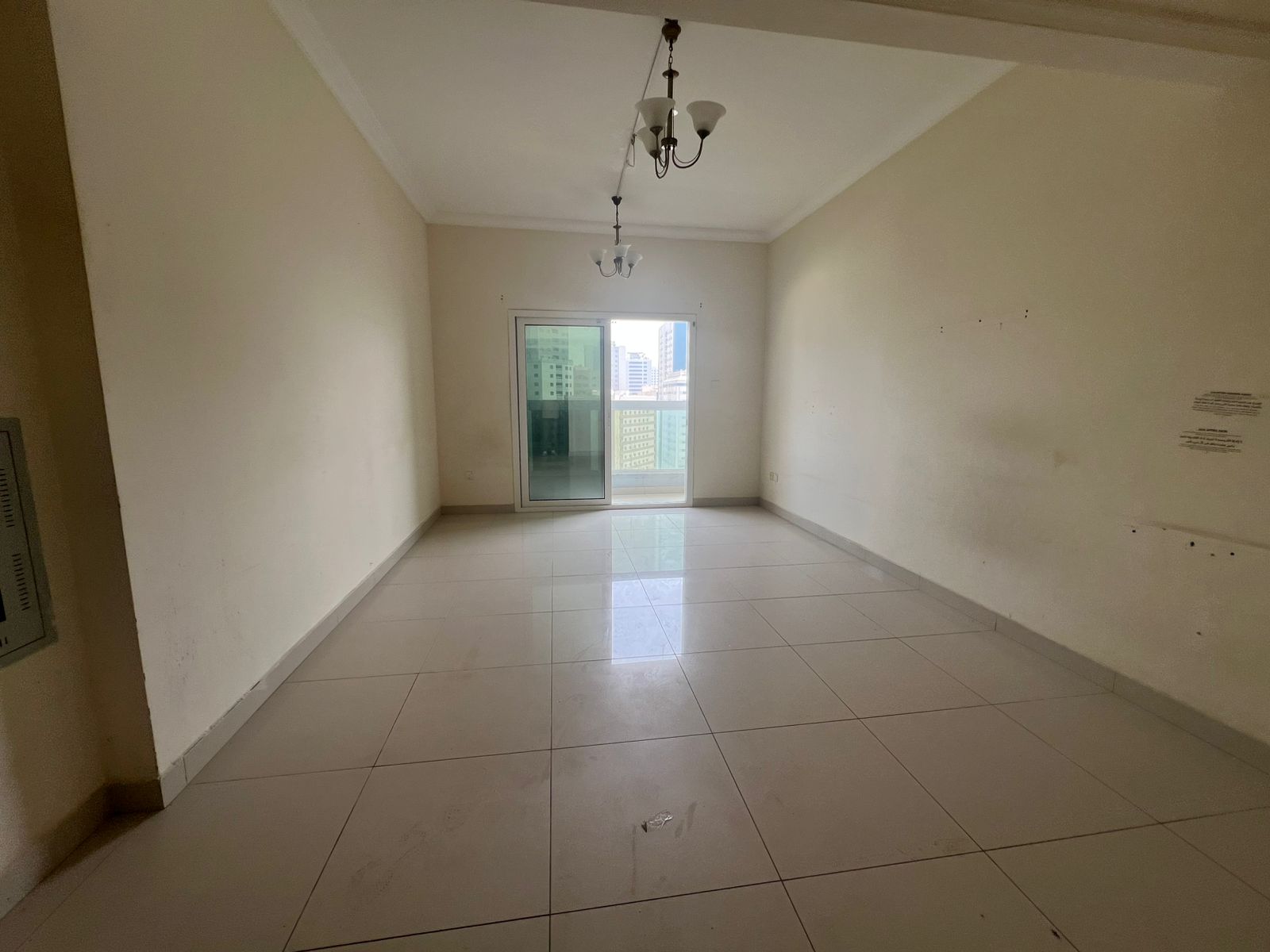 Free parking \ 2-bedroom apartment with living room and balcony \ Open view \ Direct access to Dubai exit \ Close to Oriana Hospital