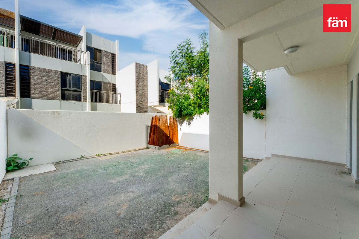 Elegant 3BR | Bright & Spacious l Ready to move in