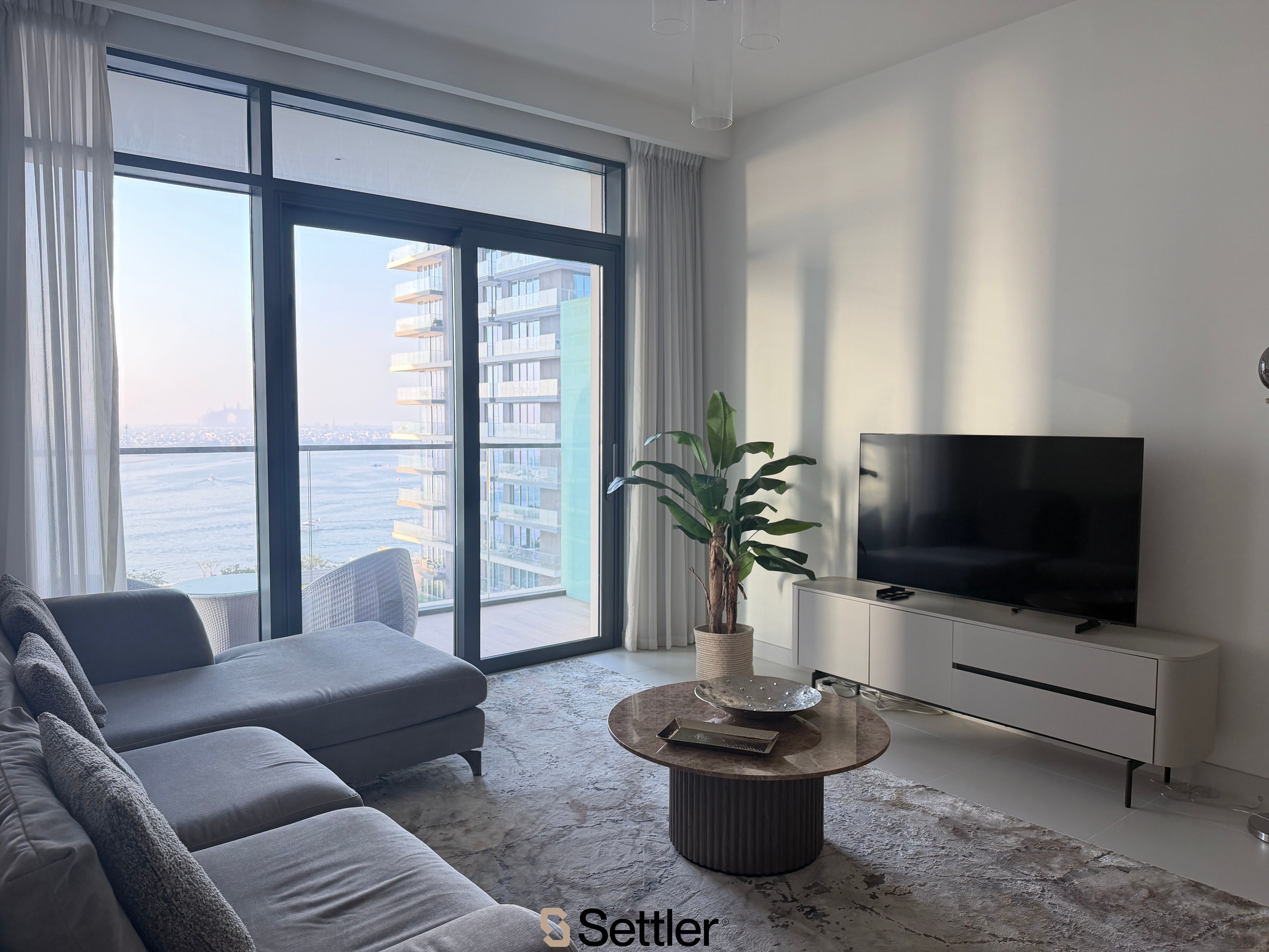 Stunning 1BR with Palm & Atlantis View | Beachfront Living