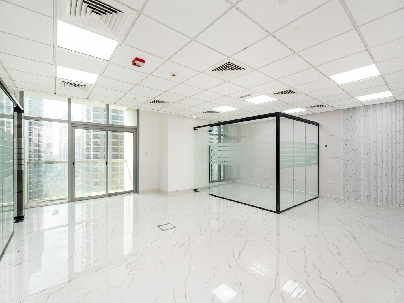 DMCC License | Community Expert | Fitted