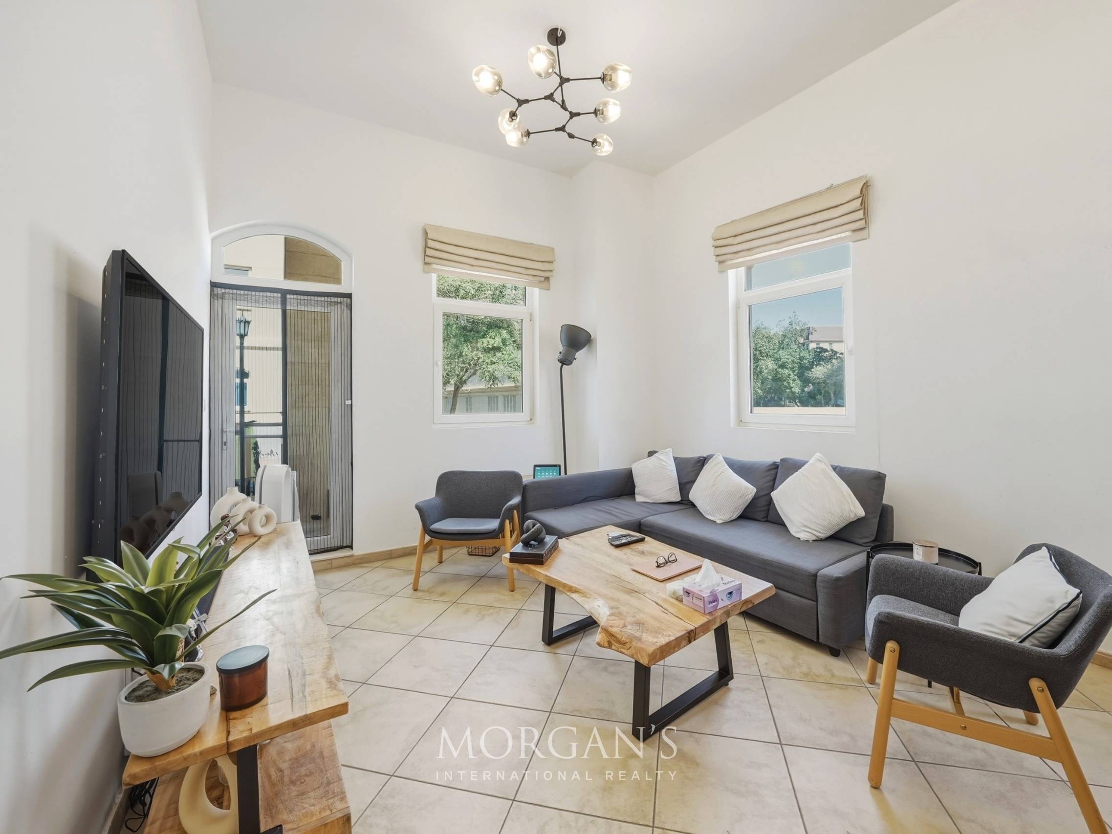 Corner Unit | Well Maintained | VOT