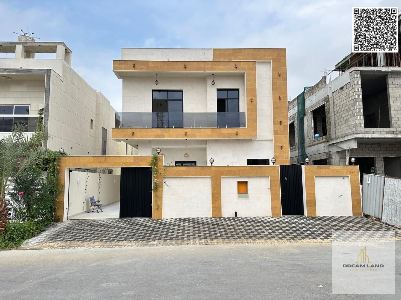 Villa directly from the owner, personalized finishing, on a main street, close to all services, freehold ownership for all nationalities and no down p