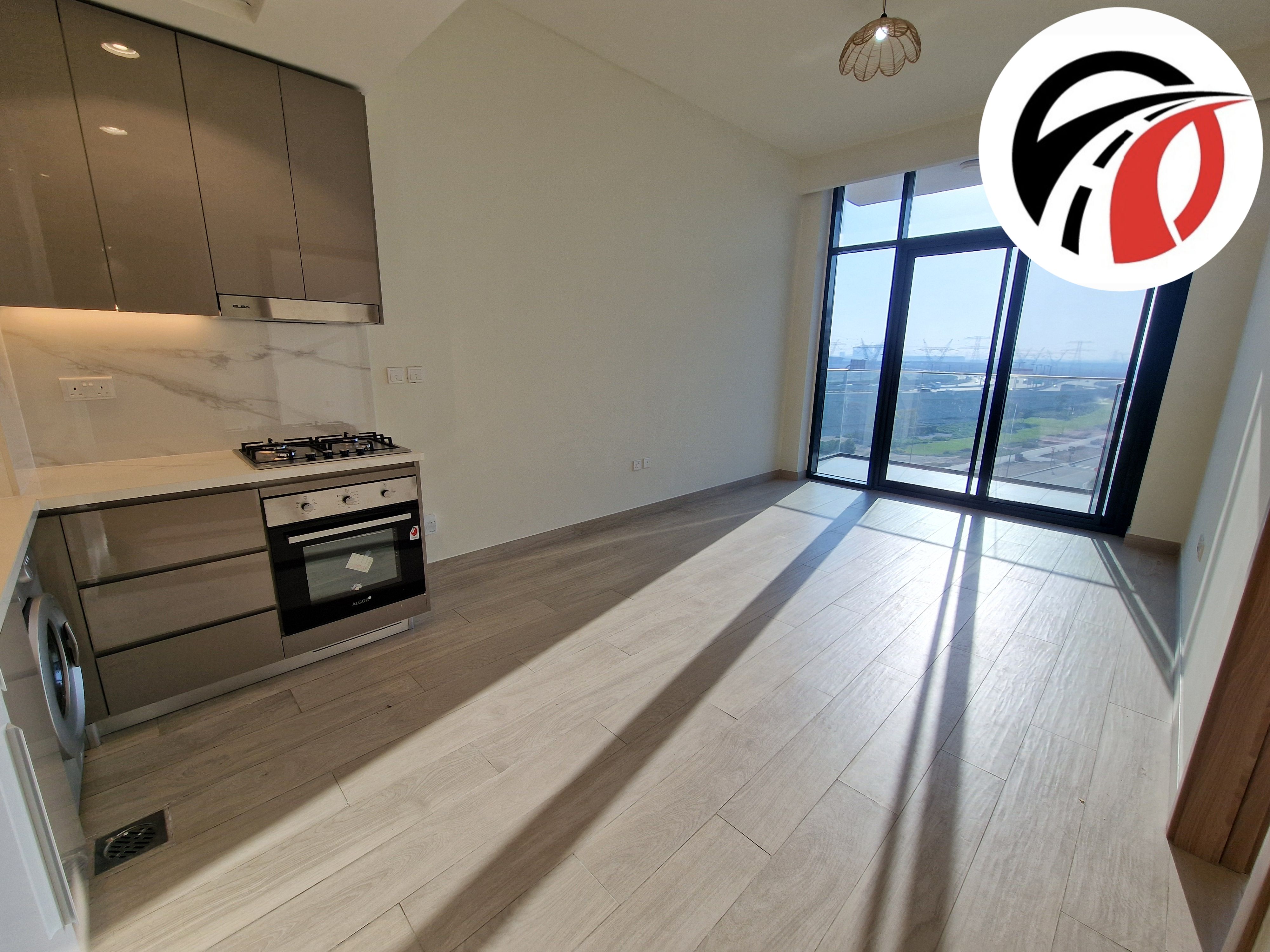 Spacious 1 Bedroom Corner Unit | Open View | Prime Location