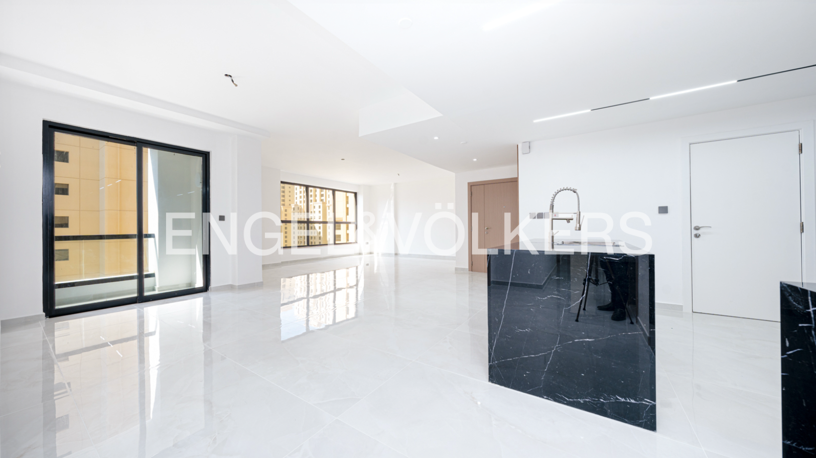 High Floor I Fully Upgraded I Vacant I Marina View