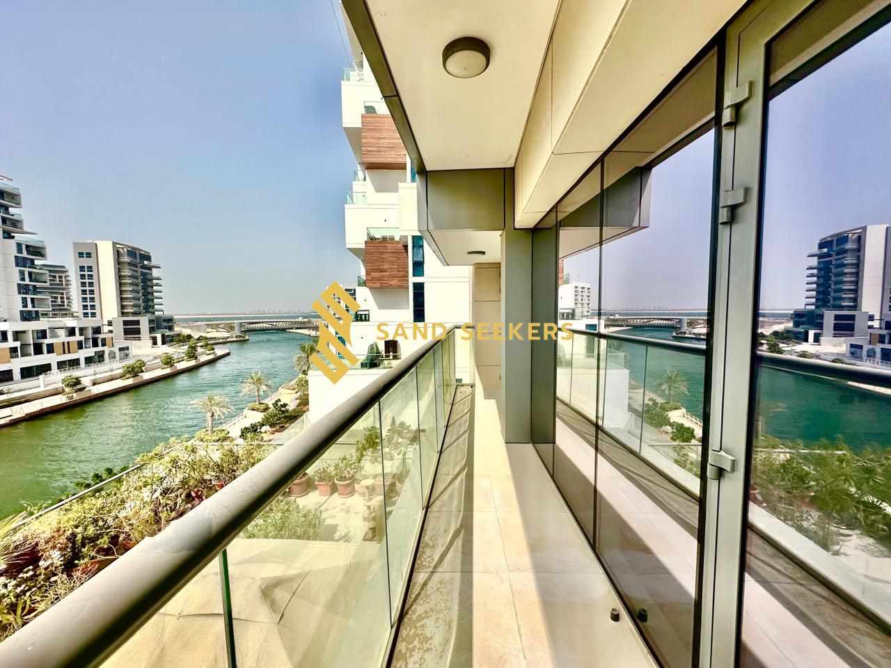 Ready To Move ! Mind-blowing View ! Posh Area