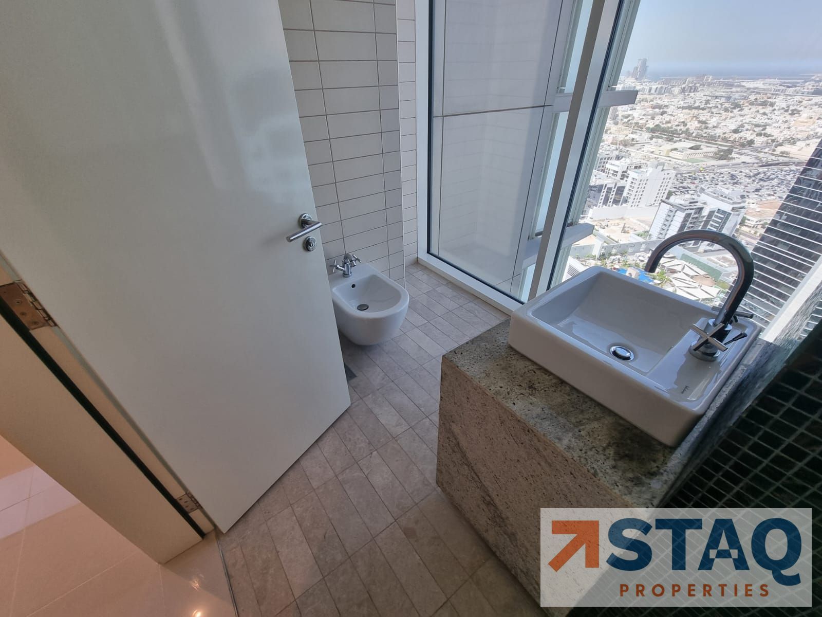 2BHK Apartment For Rent Near To World Trade Center Metro