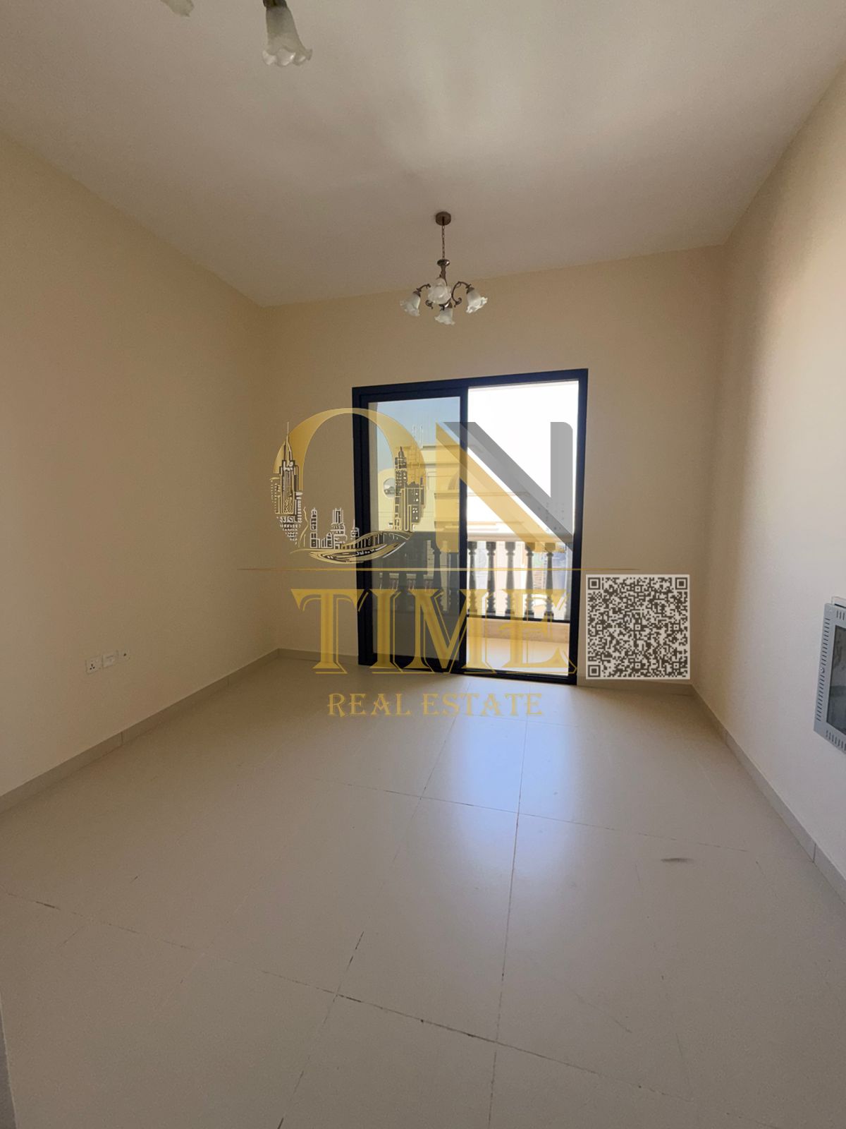 Comfortable space with a practical layout/vibrant location close to all daily services, markets and transportation, with easy access to the rest of Aj