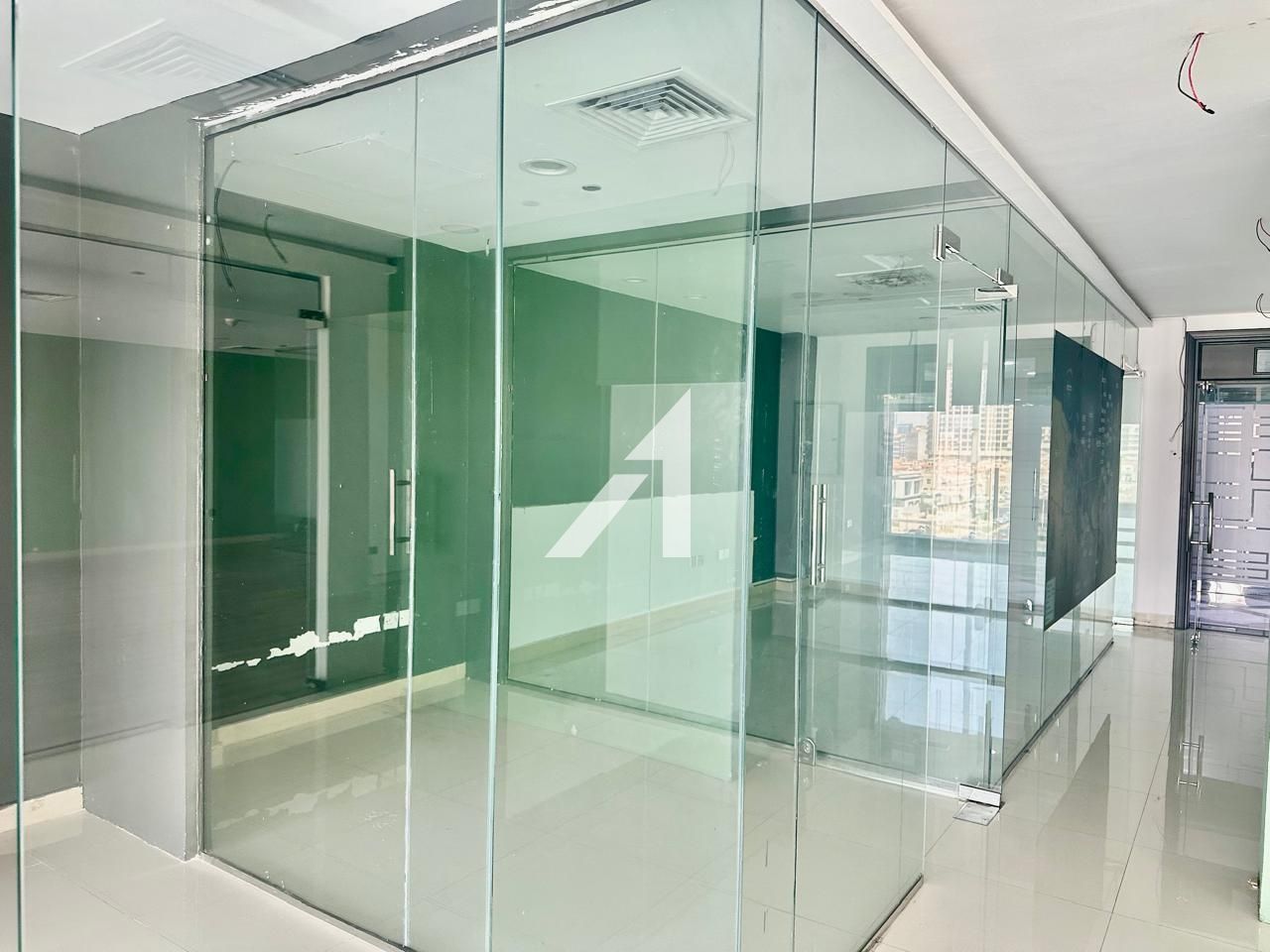 Fitted and Glass Partition Office | Close to Metro