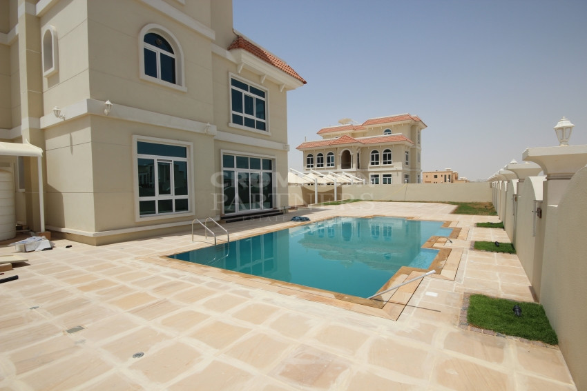 Own Pool | Large Plot | Excellent Family Home