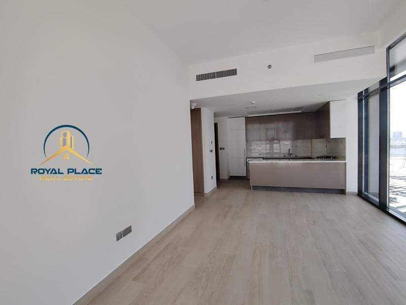 Spacious | Vacant | CORNER UNIT | U SHAPE Kitchen