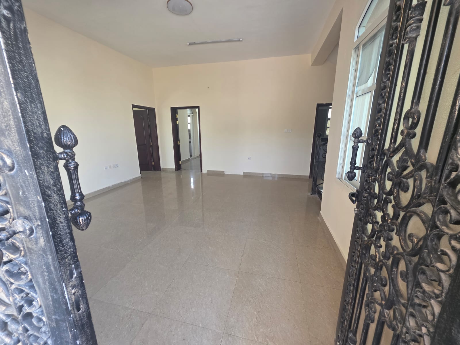 A unique opportunity to rent in Al Hamidiya. This spacious villa boasts a practical design, ideal for Emirati families seeking privacy and comfort in