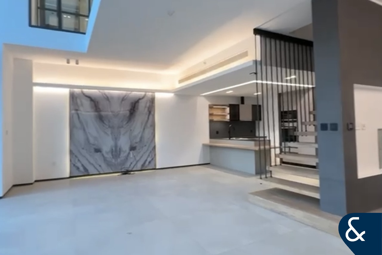 Luxury Duplex | Unfurnished | Roof Terrace