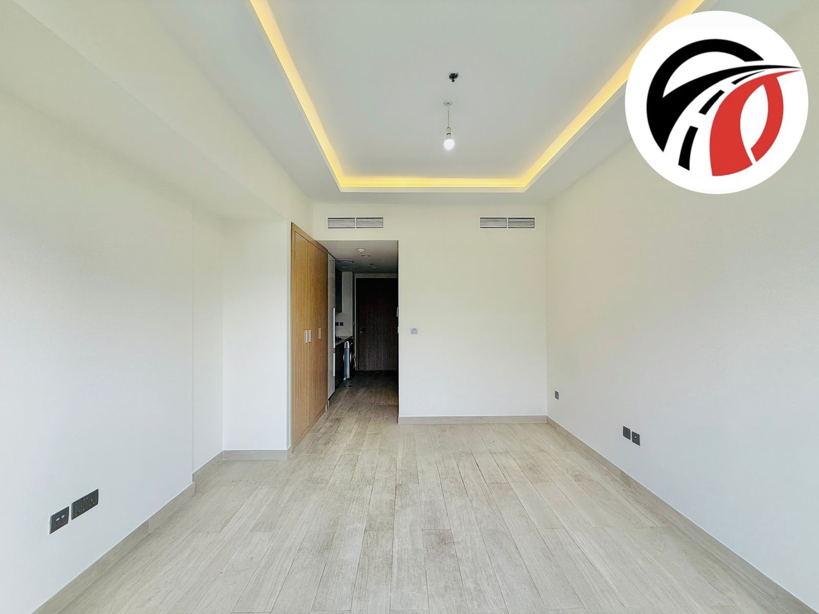 Lavish Studio || Bright & Spacious || Prime Location || All Amenities