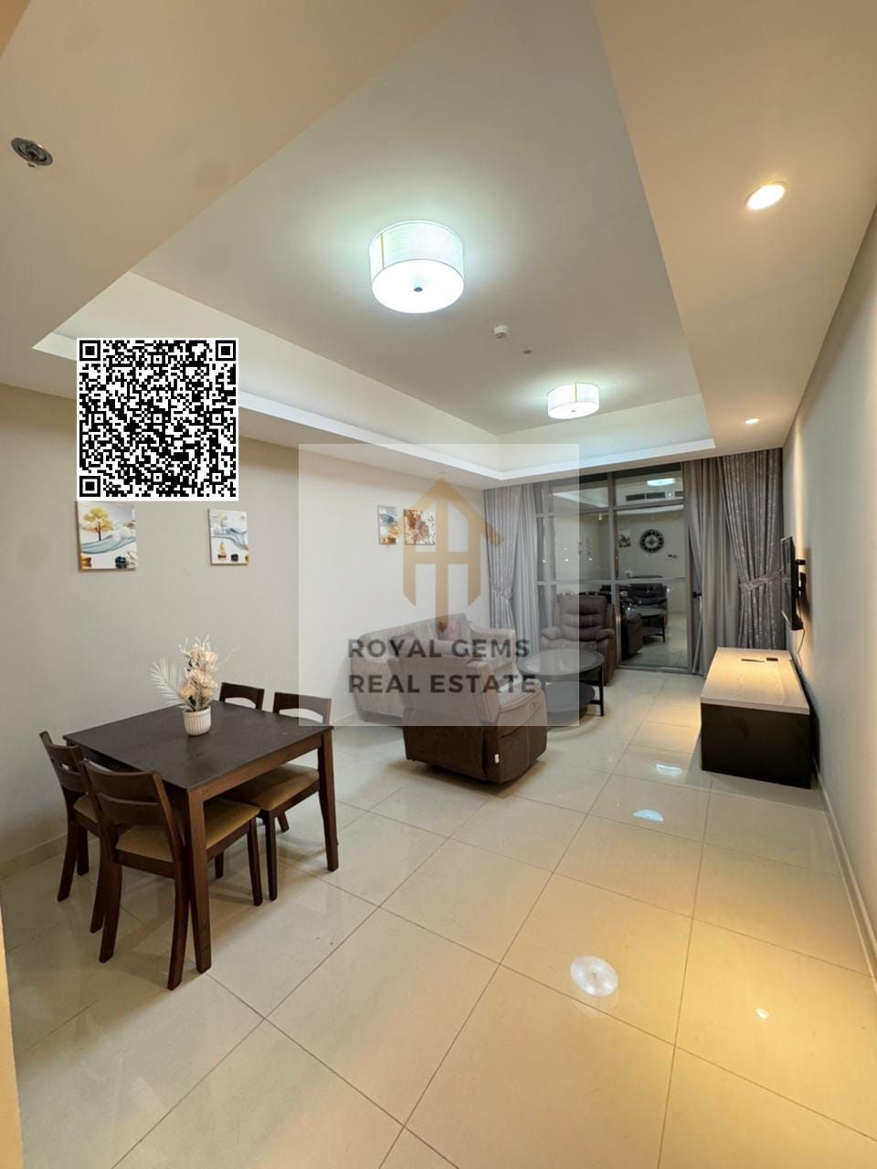 One-bedroom apartment with Clock Tower view, including parking, gym, and swimming pool. Fully furnished, available for monthly rent.