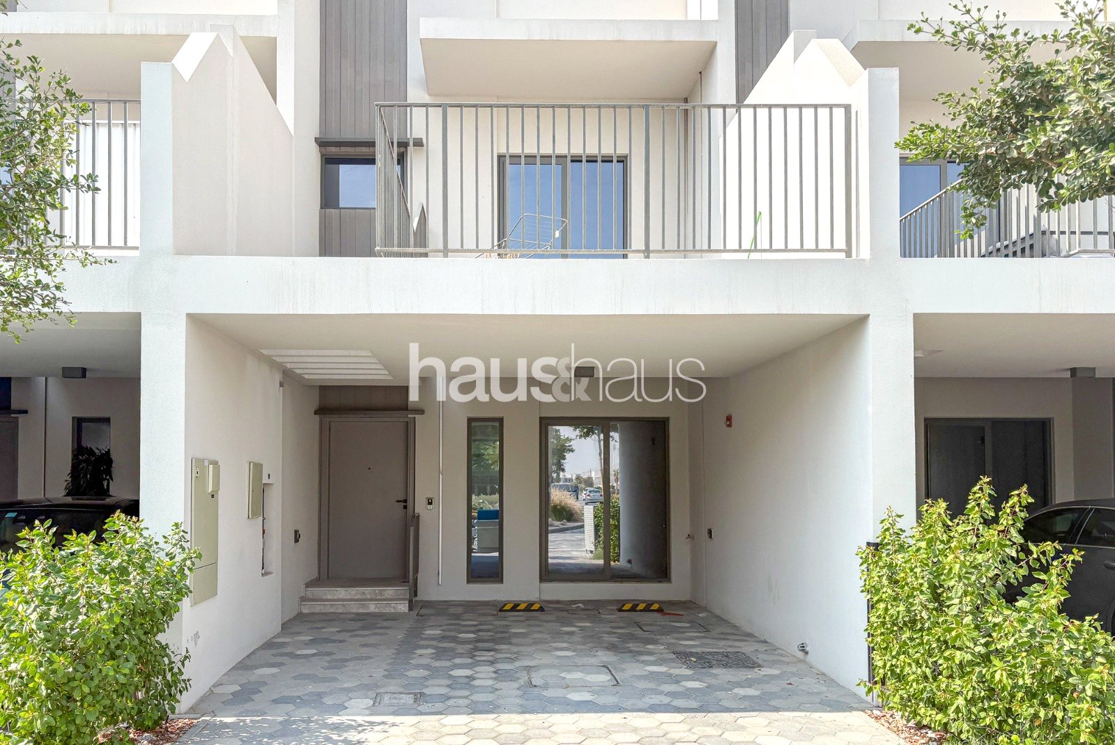 Single Row | Landscaped | Unfurnished