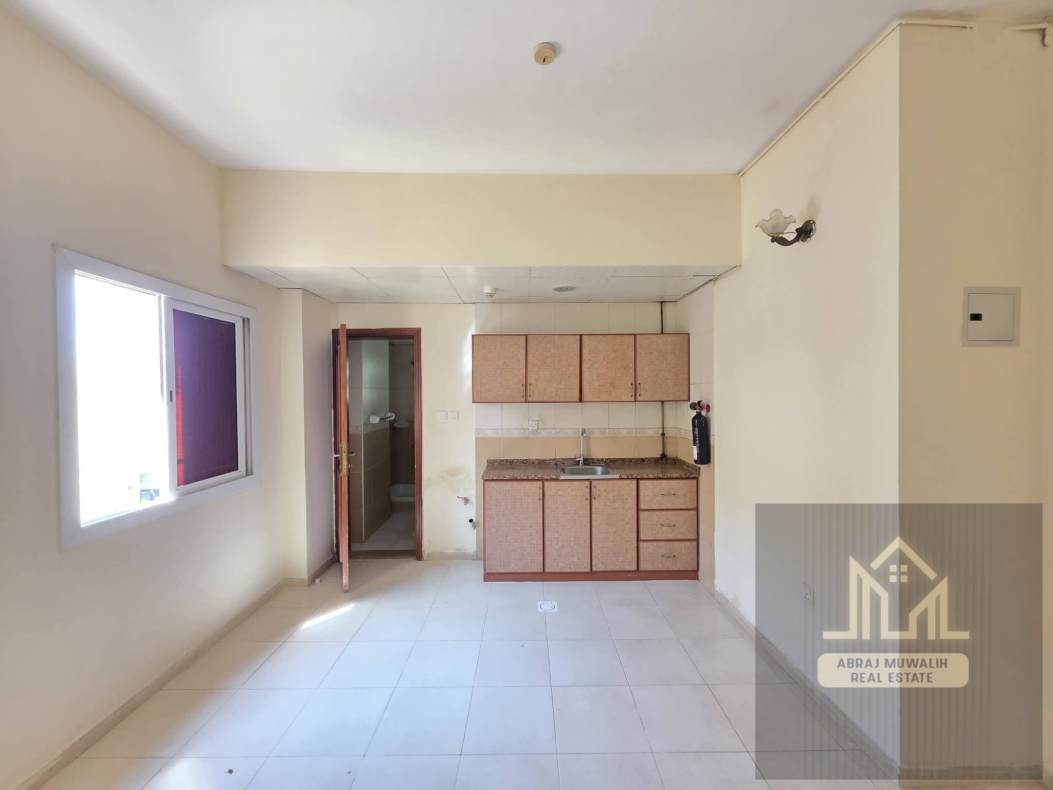 SPECIOUS STUDIO FOR FAMILY MUWALIEH SHARJAH PRIME LOCATION