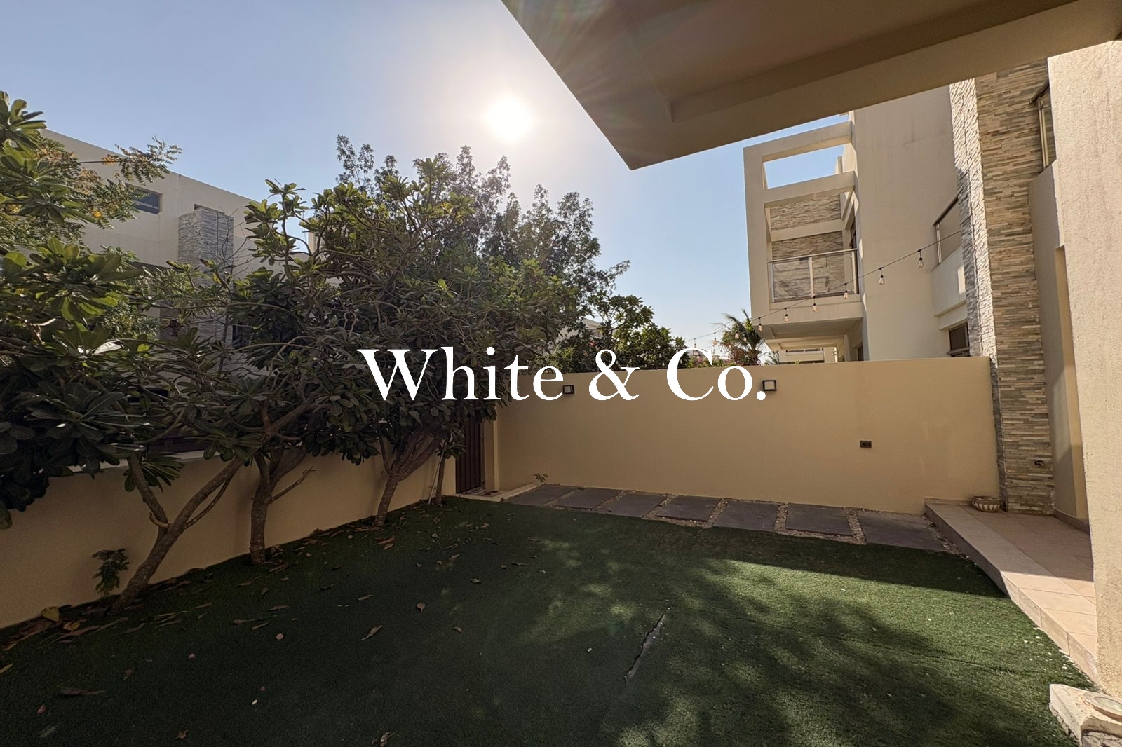 Large Terrace | Prime Location | Vacant