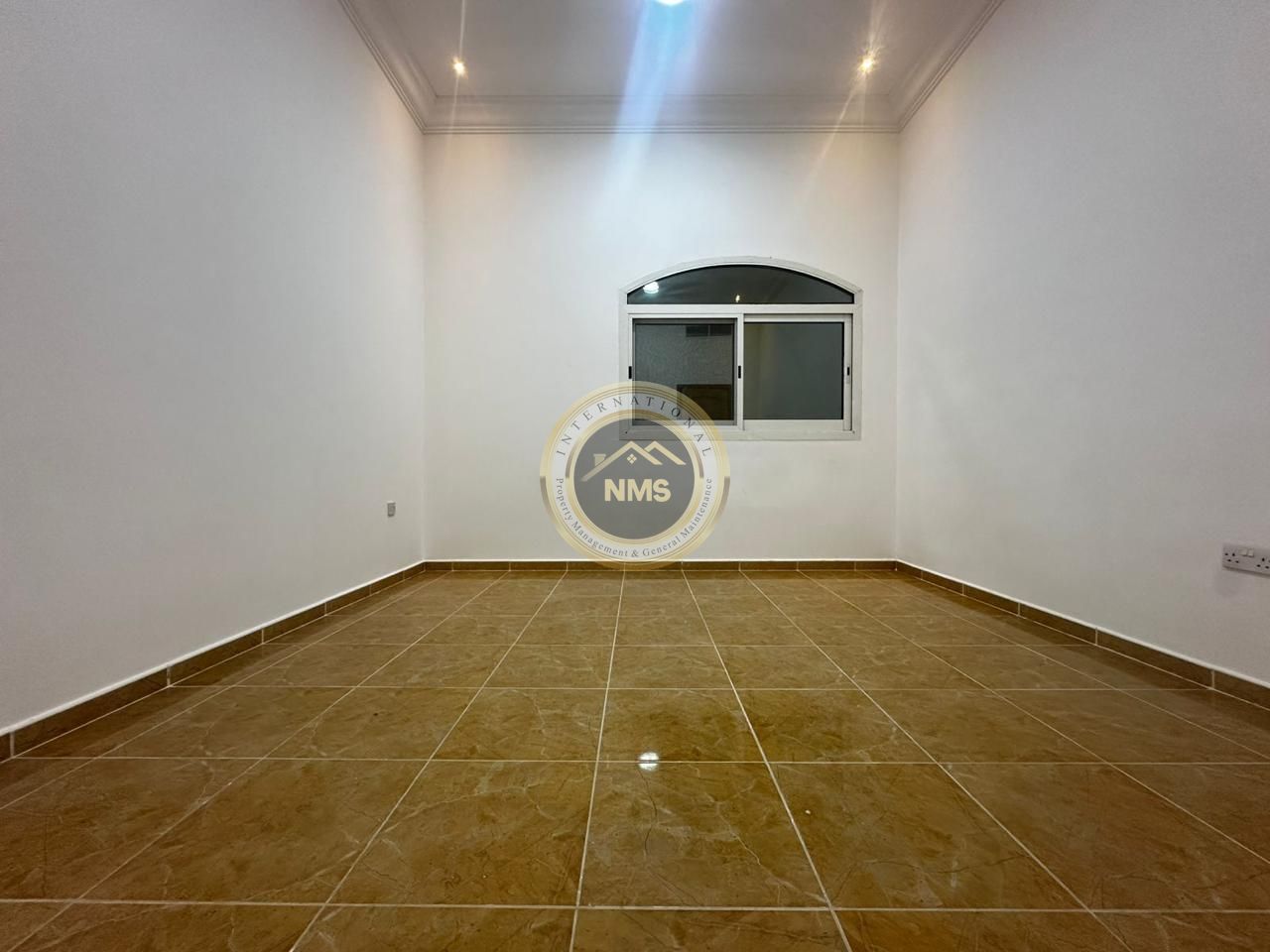 PRIMIE LOCATION -READY TO MOVE-NO COMMISSION