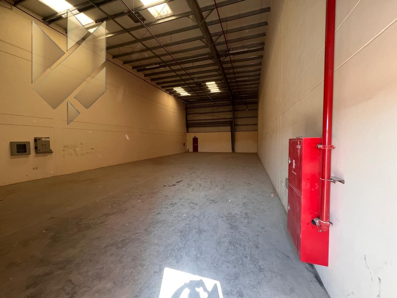 Annual Rent – Warehouse in Industrial Area 17 – Sharjah. Excellent Opportunity. Area: 3300 sq ft