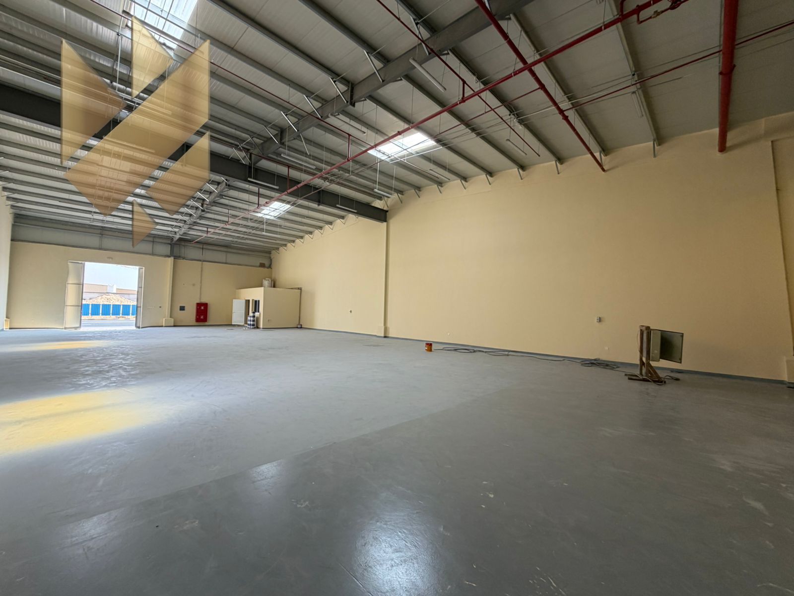 Annual rent – Warehouse in Sajaa – Sharjah. Excellent opportunity. Area: 5500 sq ft