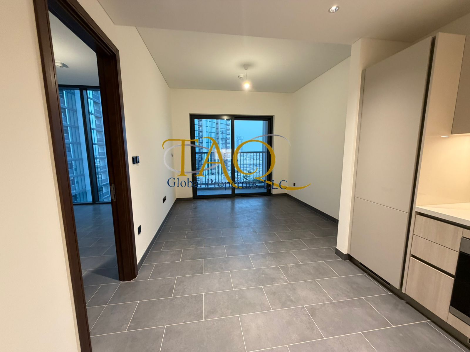 1 Bedroom + study Apartment | Balcony | Downtown & Pool View | The Crest Tower C | Rented Apt
