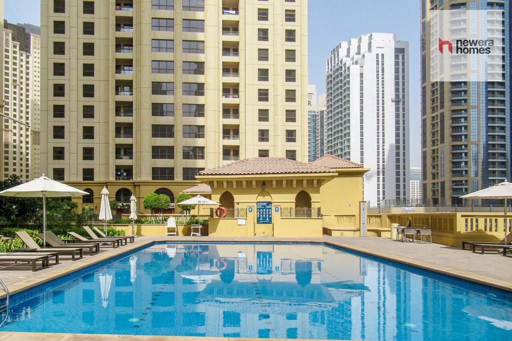 Spacious 4 bedroom Maids | Beach Access |