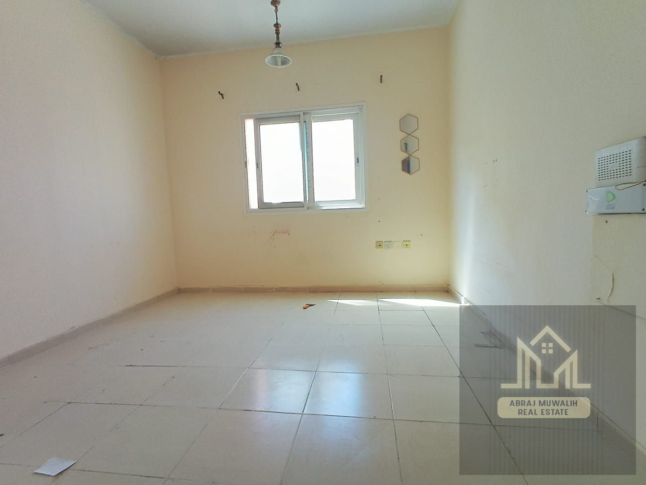 Ready to move apartment available prime location Central AC