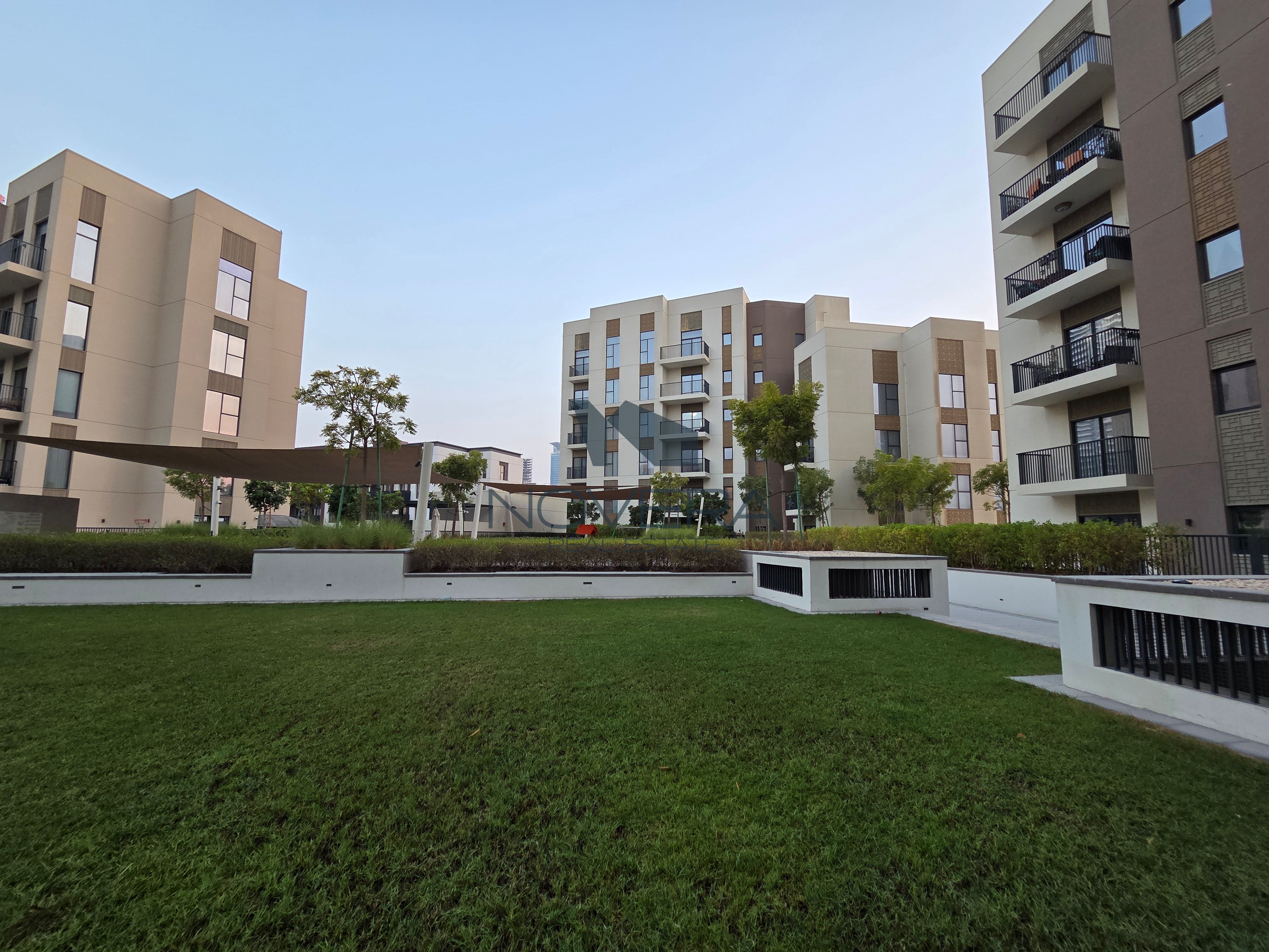 CORNER | WATERFRONT | FREE HOLD |2 VIEWS