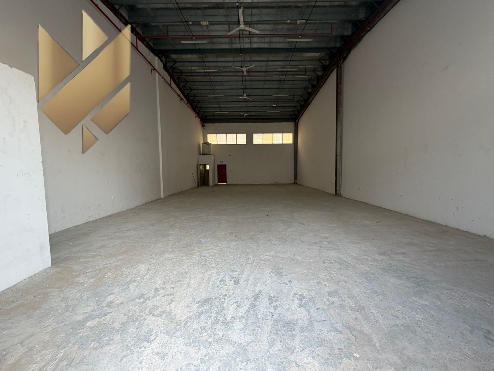 Warehouse for Storage | Industrial Area 18, Sharjah Area 3,500 sq. ft Easy entry and exit to Dubai and Sharjah