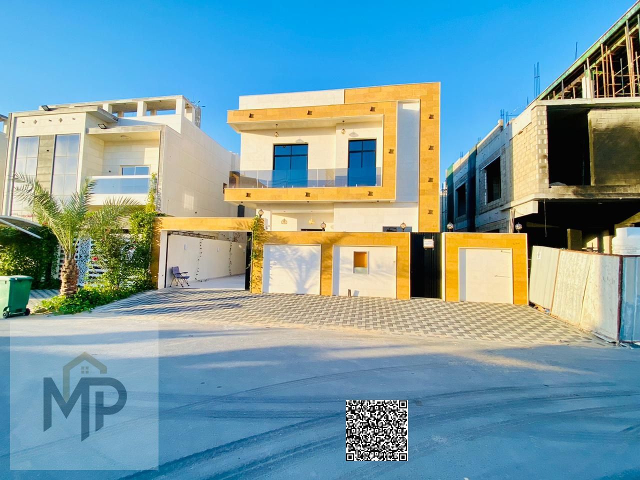 Luxury 5 bedroom villa for sale in Al Yasmin, behind the park, next to the mosque.