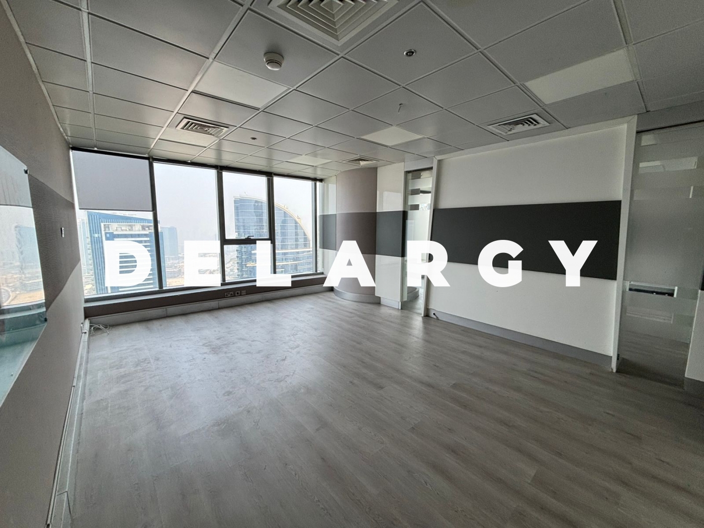 Vacant Fitted Office | High Floor | Lake View