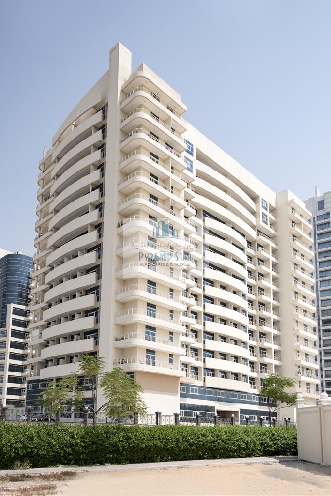 Spacious 1-Bedroom Apartment for Rent in Royale Residence 1 – AED 55,000