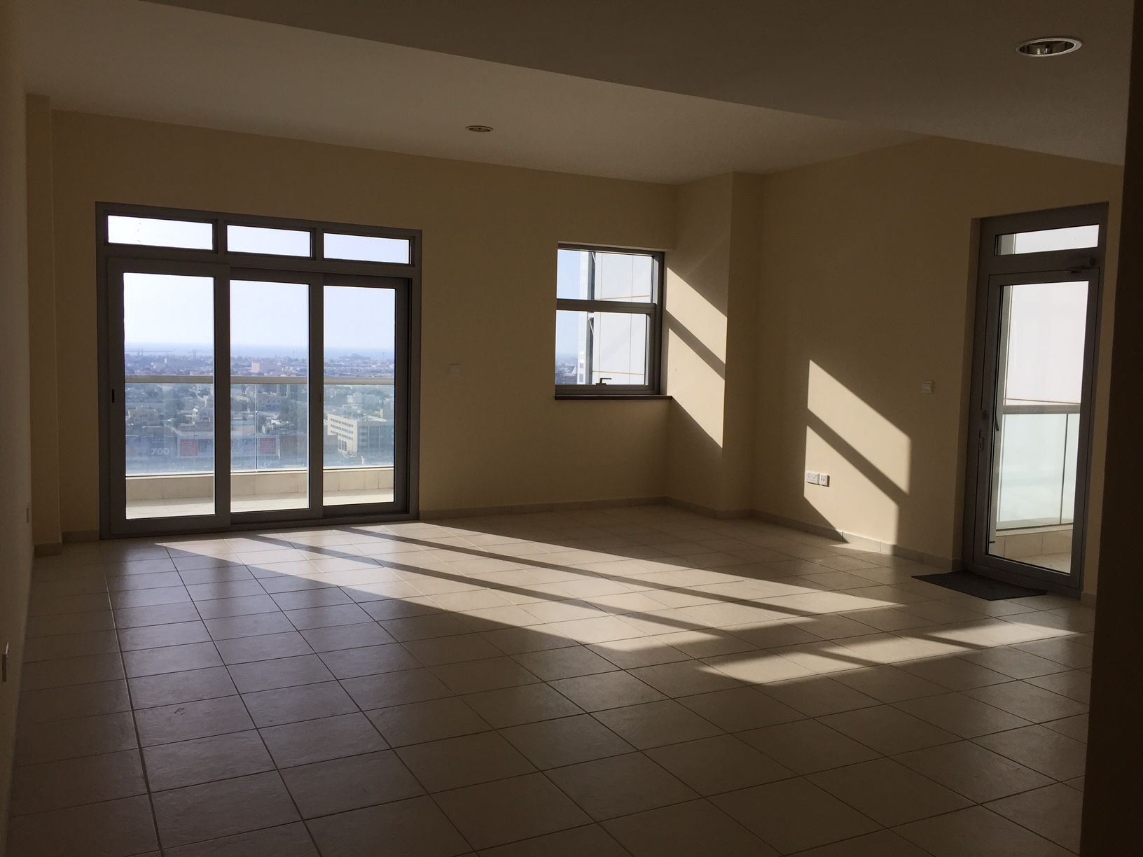 LARGE 1 B/R | 2 BALCONIES | COMMUNITY VIEW