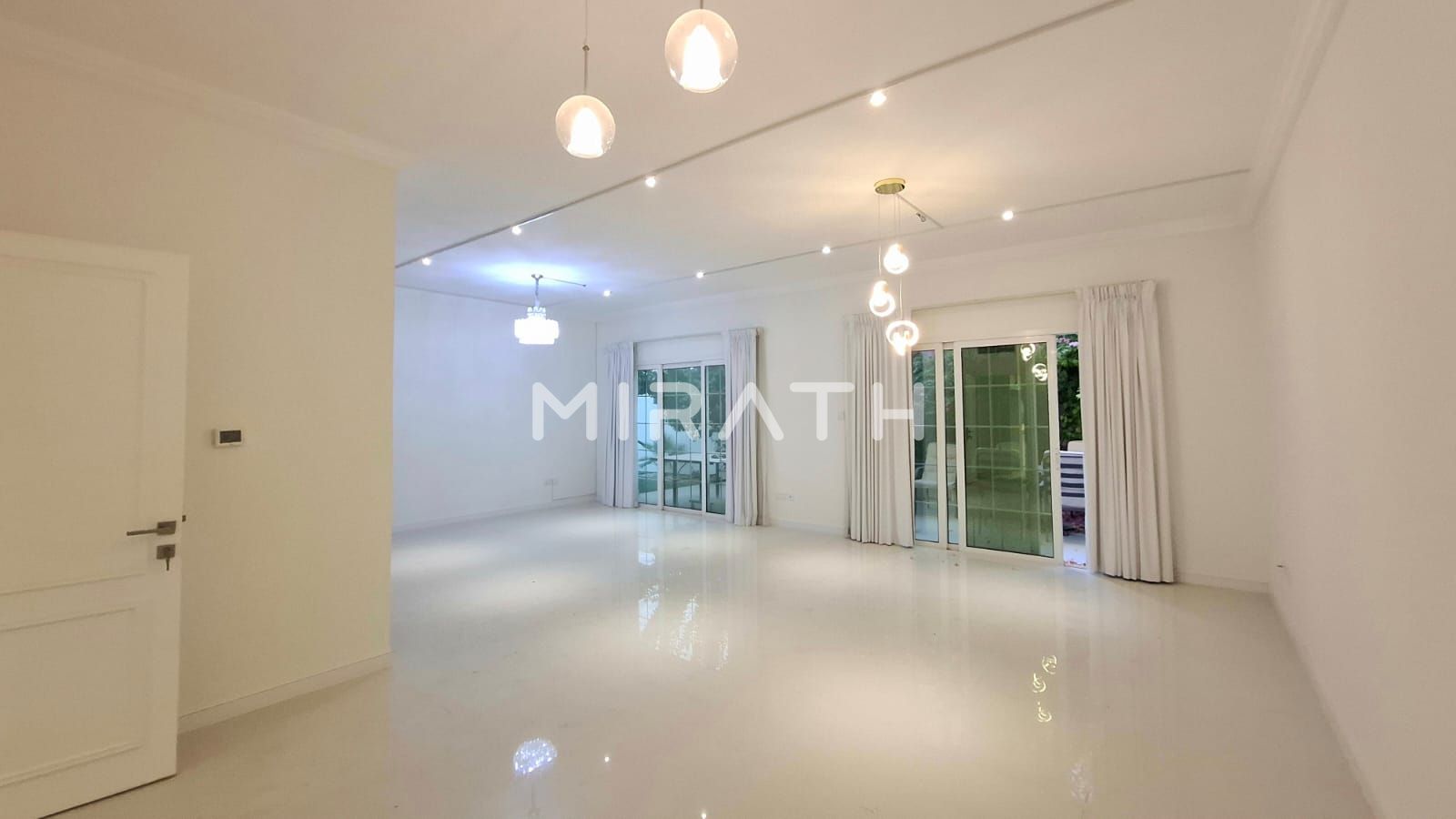 Elegant Modern Villa|Private Pool|Garden