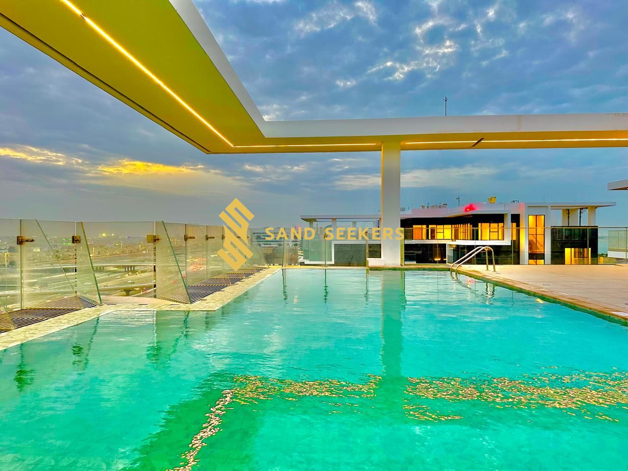 Ready To Move ! Eye-Catching View ! Prime Area