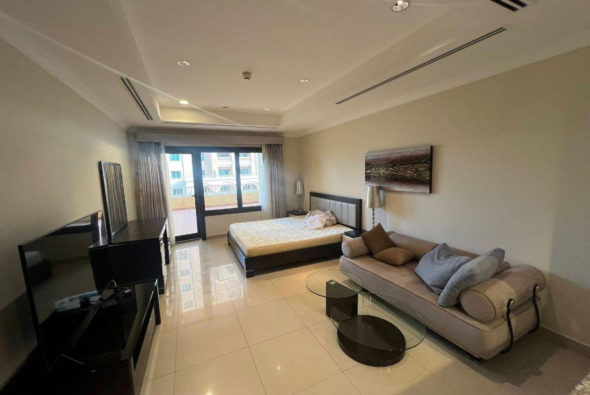 Studio Apartment