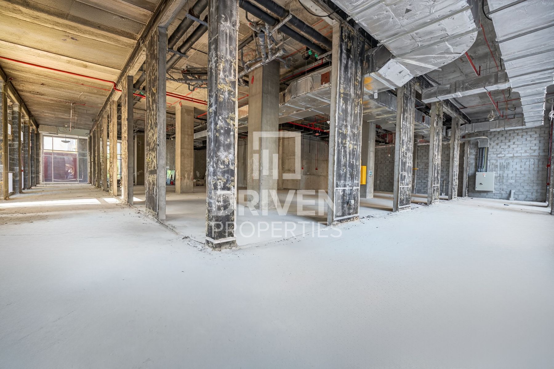 Retail shop for rent In a 5 star Hotel In DIFC