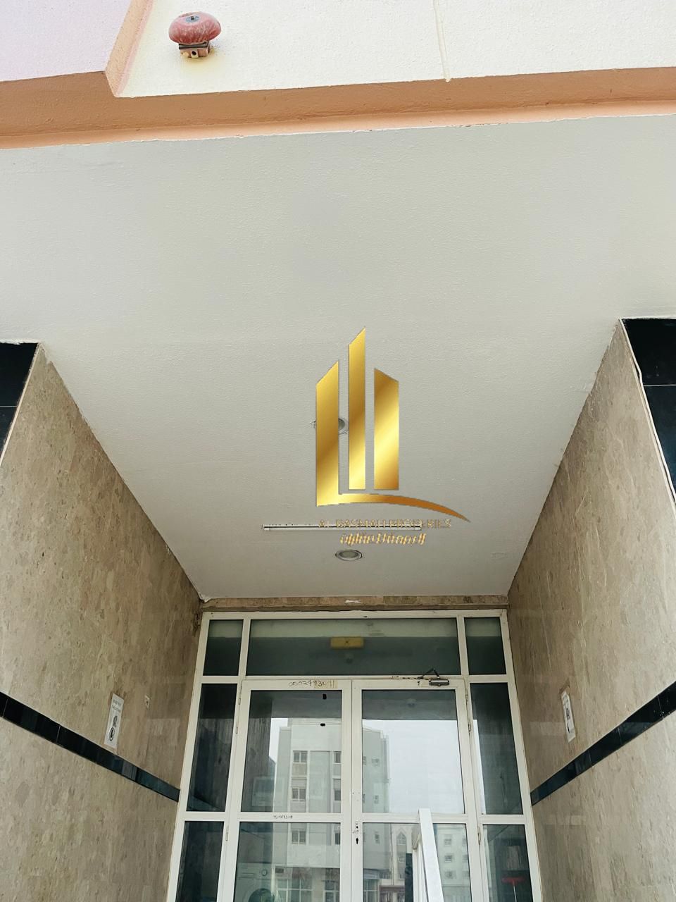 For sale: a building in Sharjah, Muwaileh area, ground floor + 3 floors, 2906 sq ft.