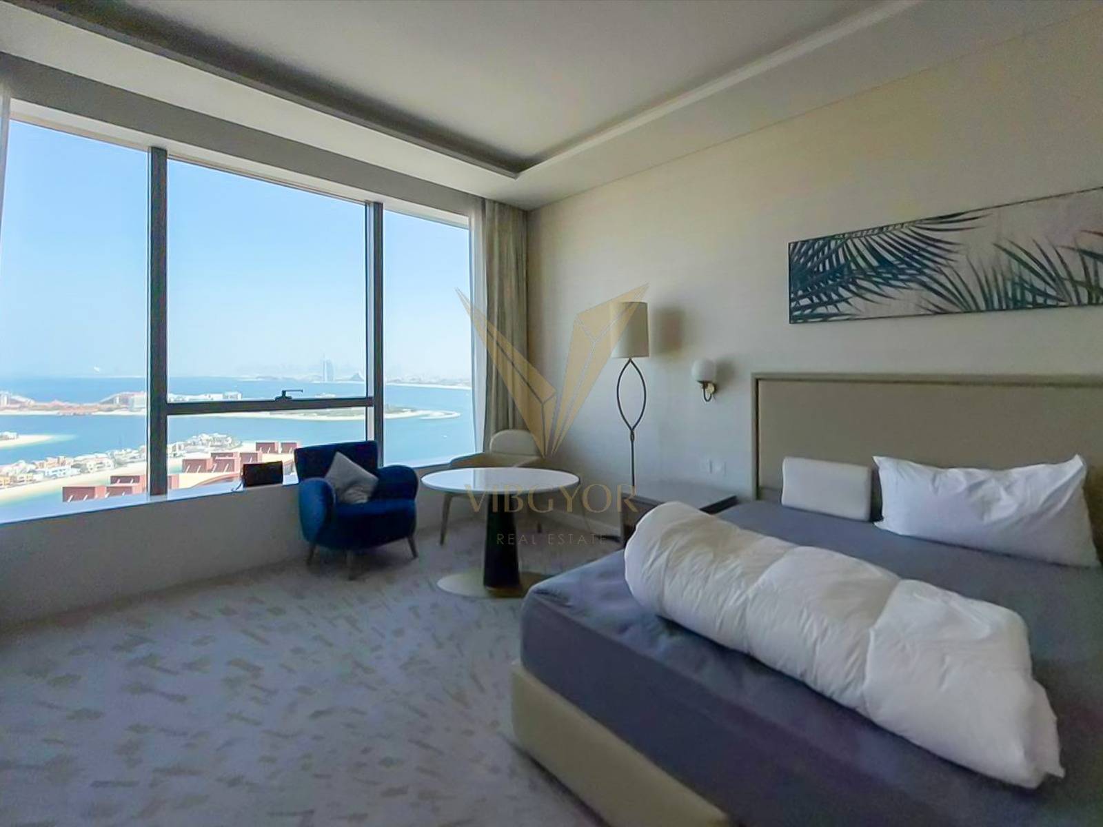 Vacant Fully Furnished Studio IStunning Palm View