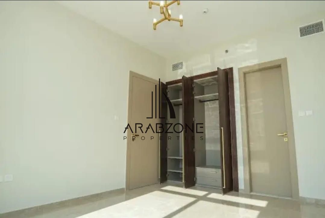 Spacious Layout | Near Metro | Vacant on Dec 1