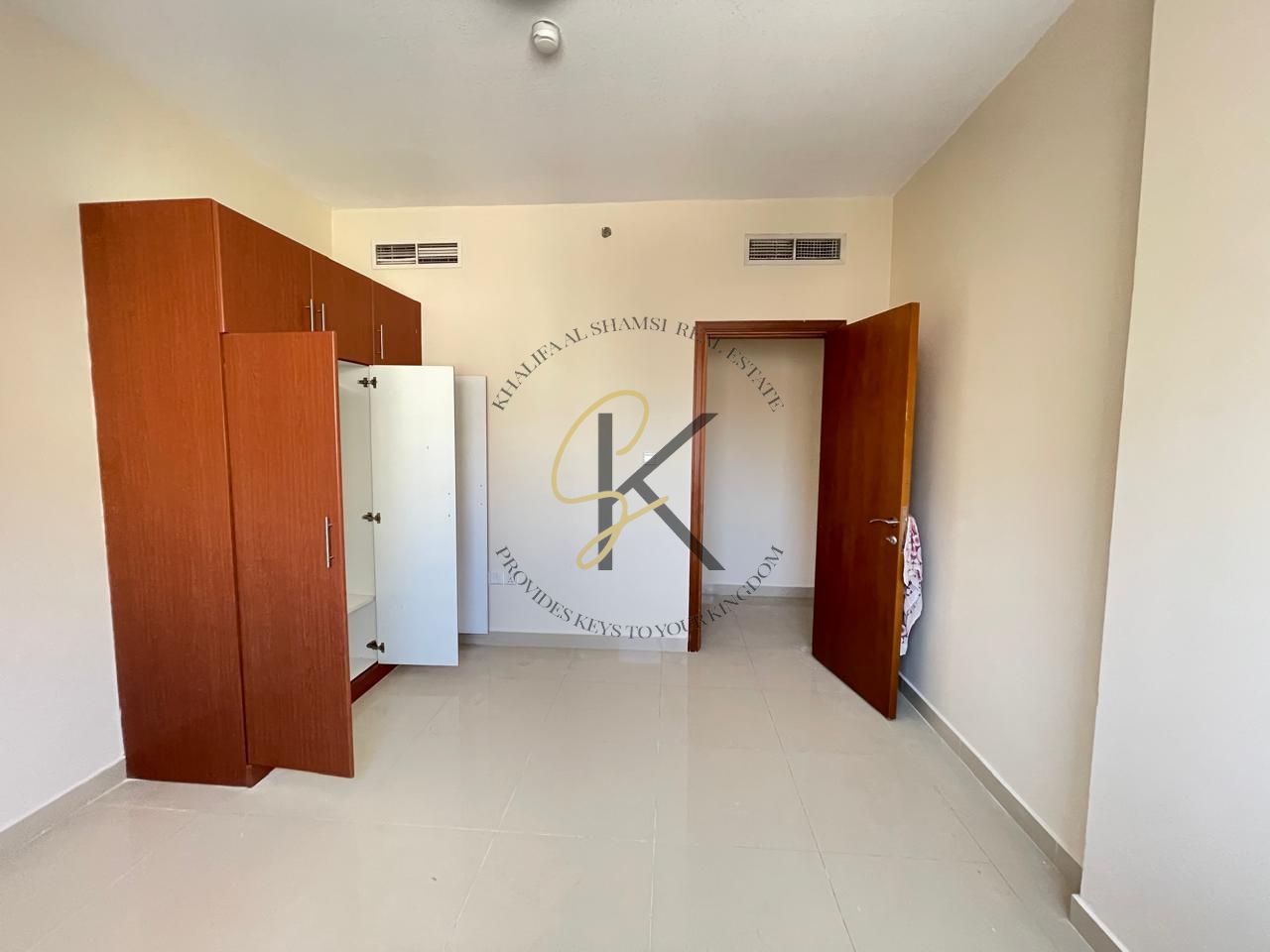 Luxury Spacious Unfurnished 3BHK with Balcony & Dedicated Parking | 4 Washrooms | 2350 Sqft Family Apartment in Muwailah Commercial, Sharjah